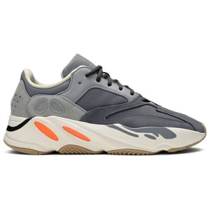 YEEZY BOOST 700 "Magnet"