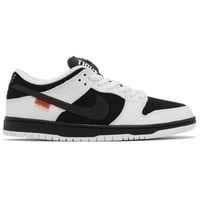 TIGHTBOOTH x Dunk Low SB