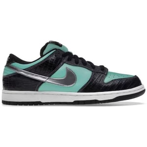 Nike SB Dunk Low Diamond Supply Co.