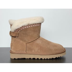 Wmns UGG 11